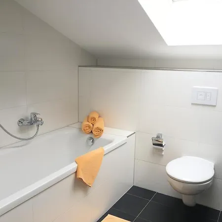 아파트 215 Erik In